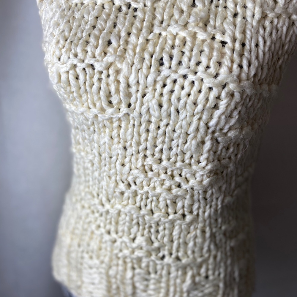 BCBG Super chunky knit sleeveless cowl neck top. - Picture 3 of 8